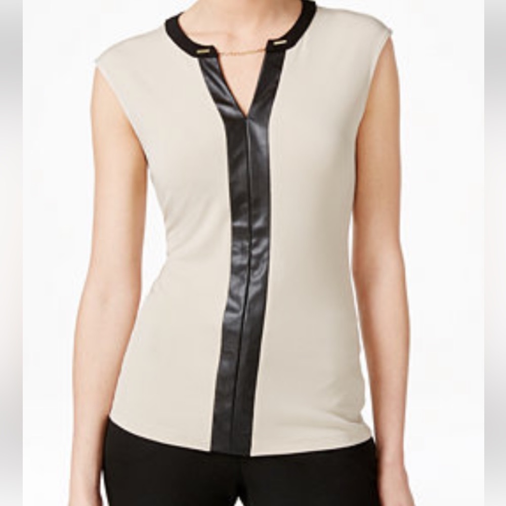 CALVIN KLEIN Contrast-Trim Chain-Neck Top - Medium